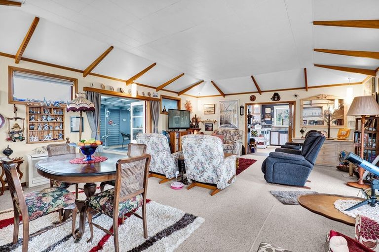 Photo of property in 16 Graham Street, Eltham, 4322