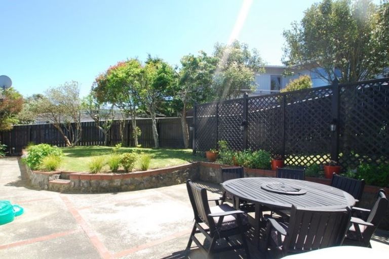 Photo of property in 109 Taylor Terrace, Tawa, Wellington, 5028