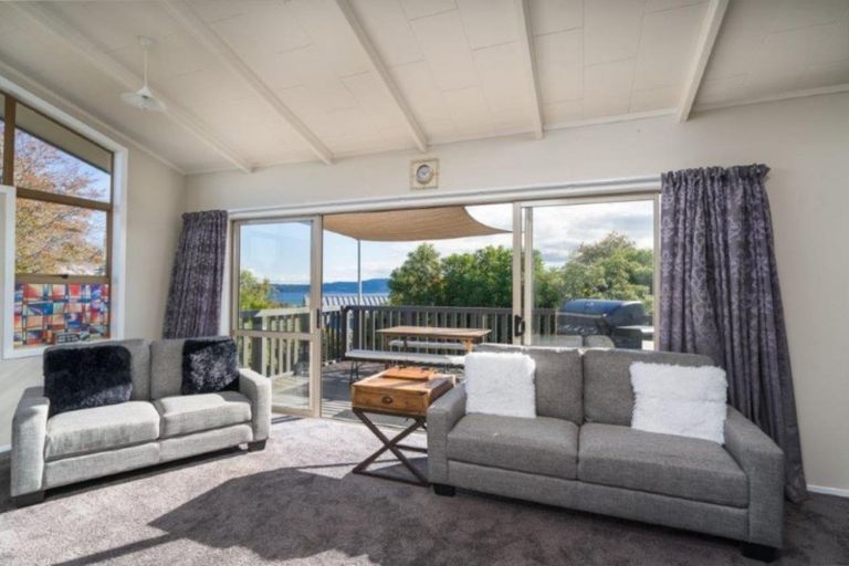 Photo of property in 28 Arrowsmith Avenue, Waipahihi, Taupo, 3330