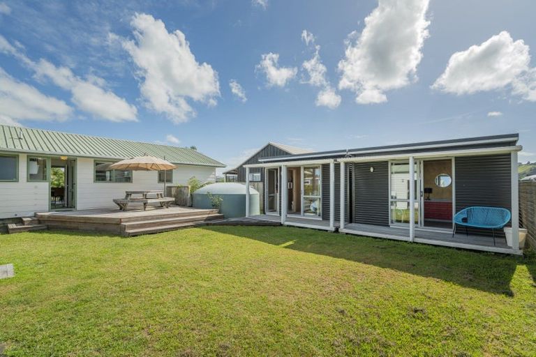 Photo of property in 23 Hawk Hill Crescent, Cooks Beach, Whitianga, 3591