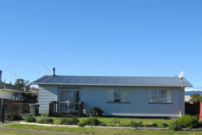 Photo of property in 9 Dodds Crescent, Otaki Beach, Otaki, 5512