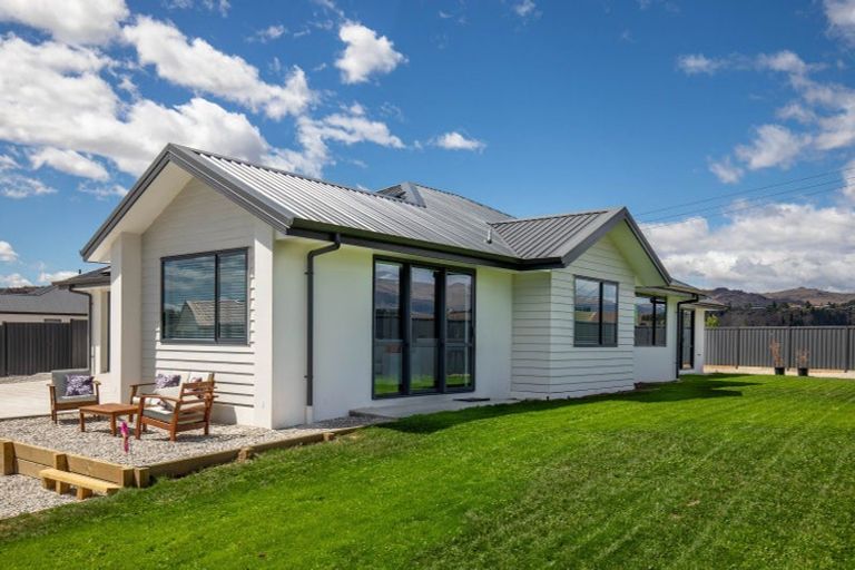 Photo of property in 10 Sequoia Close, Alexandra, 9320