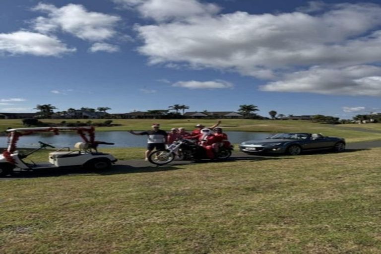 Photo of property in 35 Barbados Way, One Tree Point, 0118