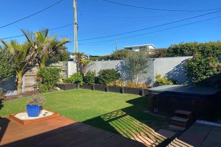 Photo of property in 1/67 Gulf View Road, Murrays Bay, Auckland, 0630