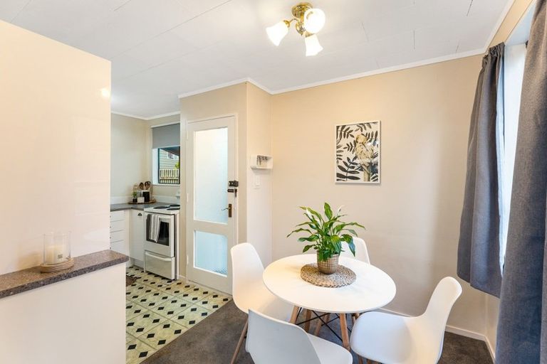 Photo of property in 14b Crystal Grove, Birchville, Upper Hutt, 5018