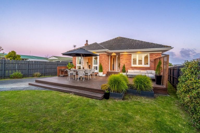 Photo of property in 20 Bradbury Road, Botany Downs, Auckland, 2010