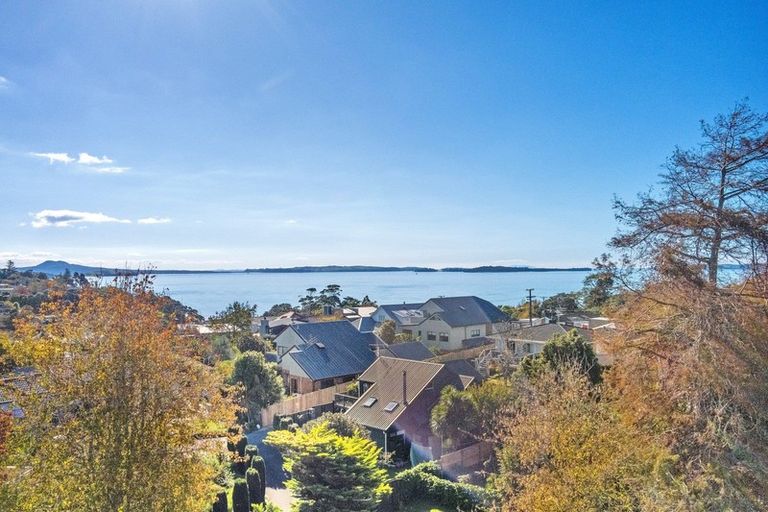 Photo of property in 110 Mellons Bay Road, Mellons Bay, Auckland, 2014