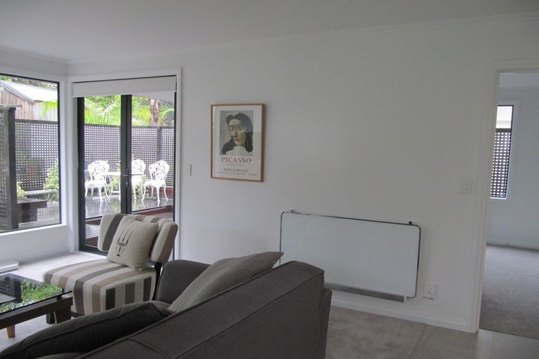 Photo of property in 22 King Edward Parade, Devonport, Auckland, 0624