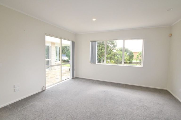 Photo of property in 9 Judd Place, Orewa, 0931