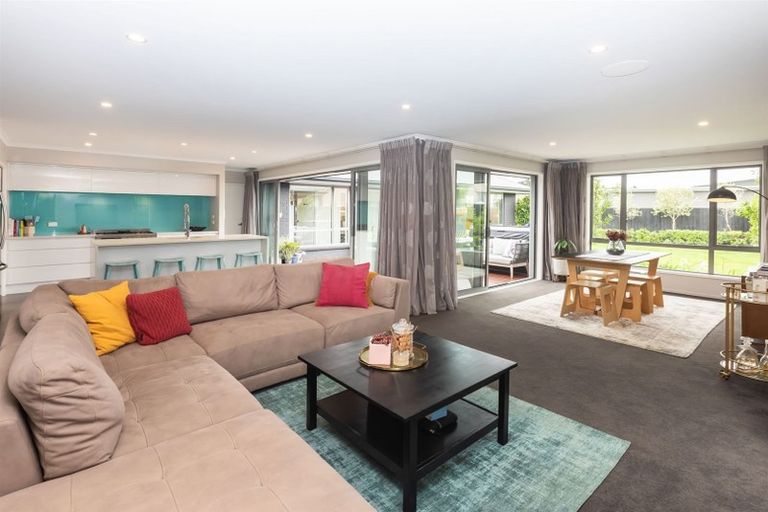 Photo of property in 44 Worsleys Road, Cracroft, Christchurch, 8025