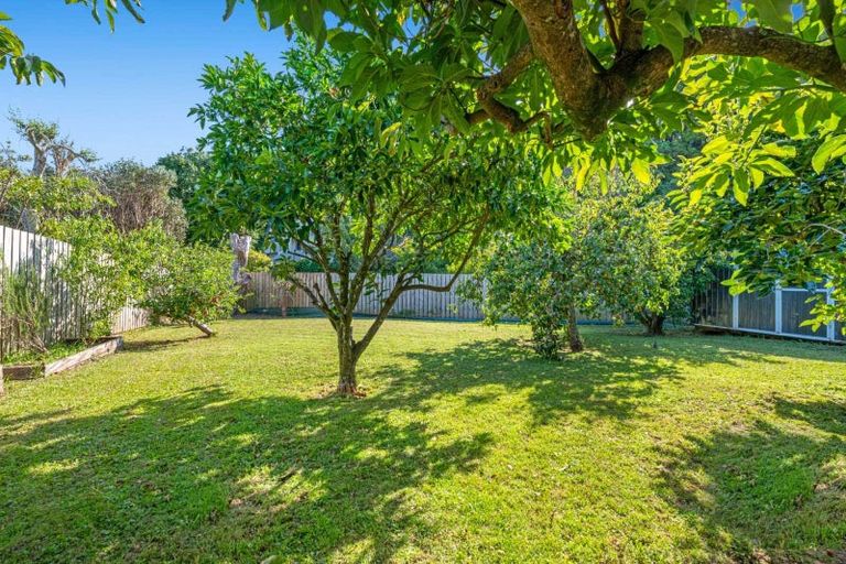 Photo of property in 18 Glengarry Avenue, Manly, Whangaparaoa, 0930