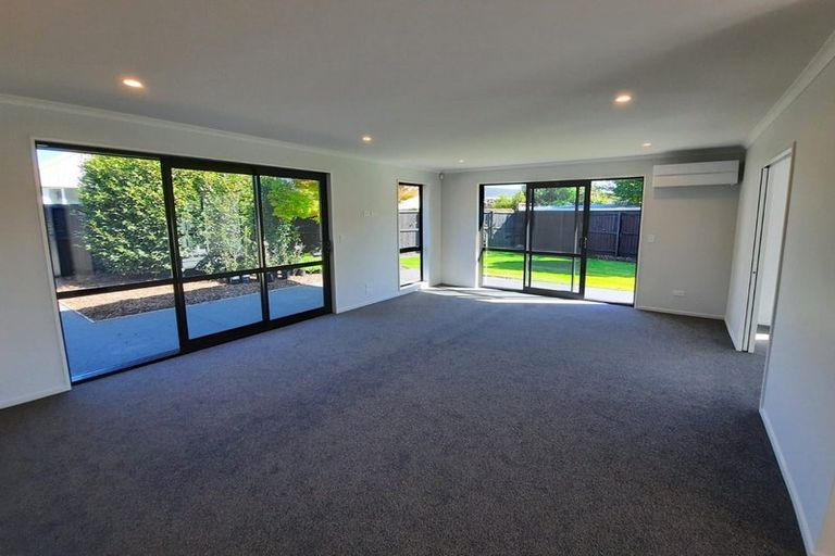 Photo of property in 6 Kirkdale Place, Avonhead, Christchurch, 8042