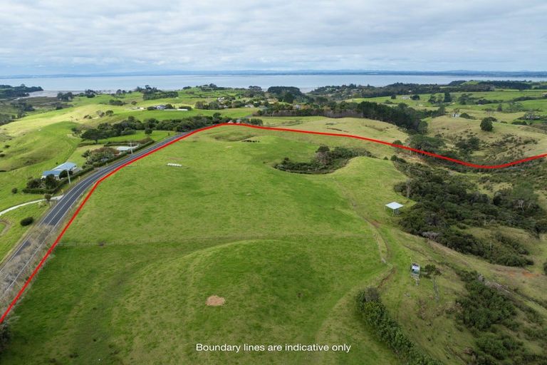 Photo of property in 3087 Awhitu Road, Awhitu, Waiuku, 2684