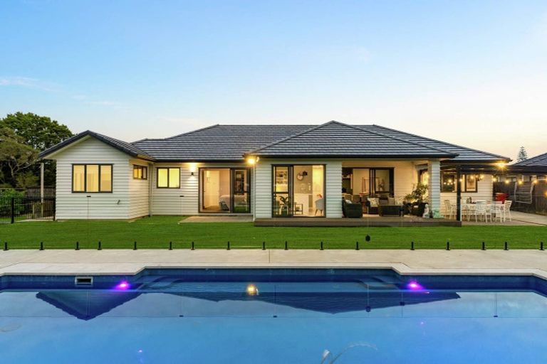 Photo of property in 19 Kahika Grove, Huapai, Kumeu, 0810