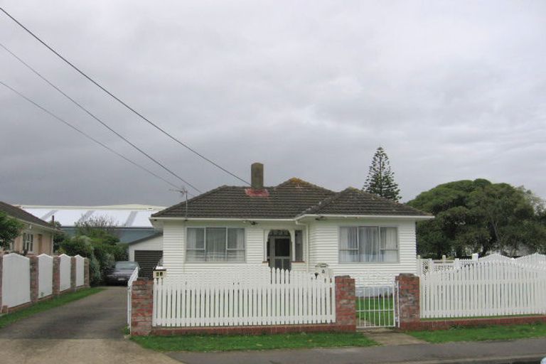 Photo of property in 4 Tirangi Road, Moera, Lower Hutt, 5010