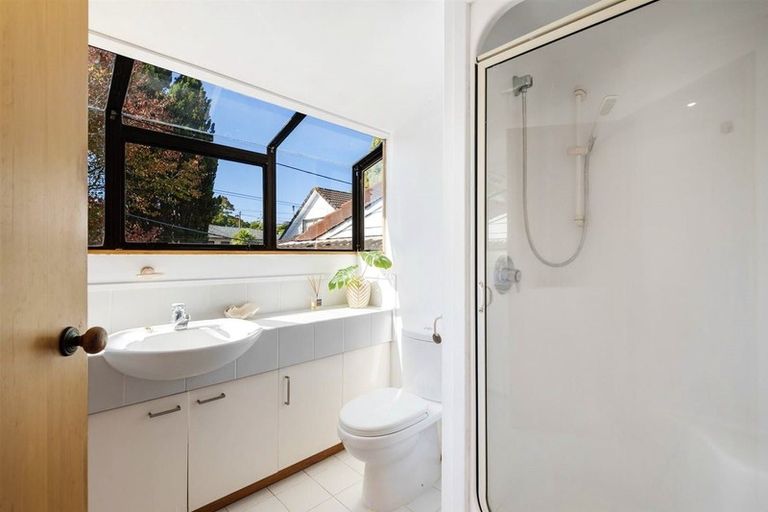 Photo of property in 1/47 Stanley Avenue, Milford, Auckland, 0620