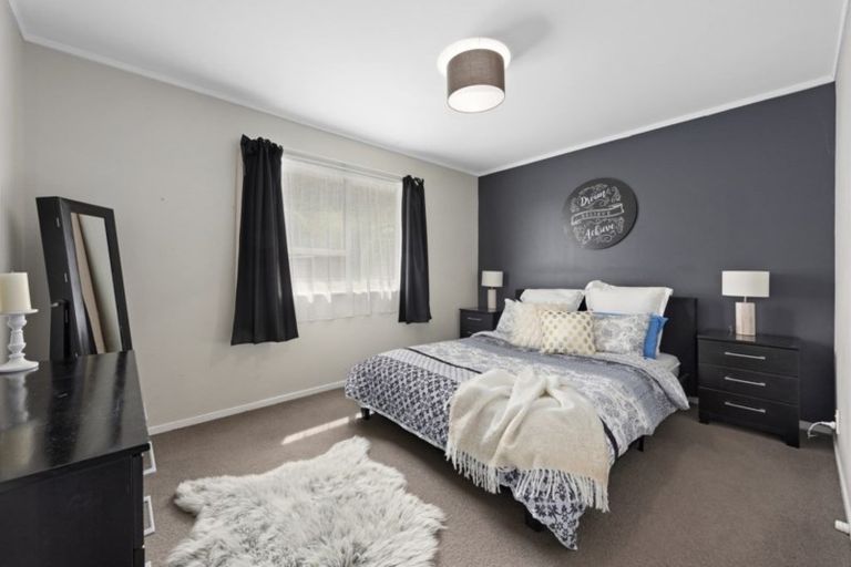 Photo of property in 69a Hartford Crescent, Totara Park, Upper Hutt, 5018