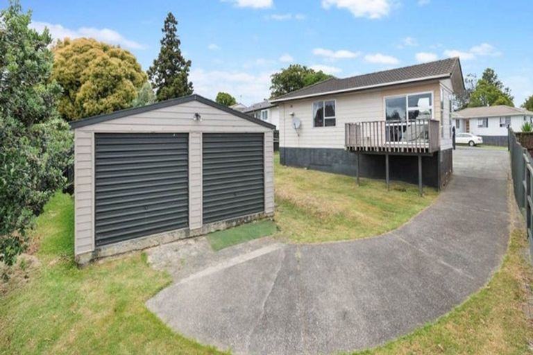Photo of property in 14 Yearsley Place, Manurewa, Auckland, 2102