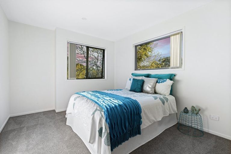 Photo of property in 6d Buisson Glade, West Harbour, Auckland, 0618