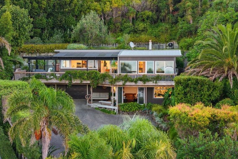 Photo of property in 74 Duncansby Road, Stanmore Bay, Whangaparaoa, 0932