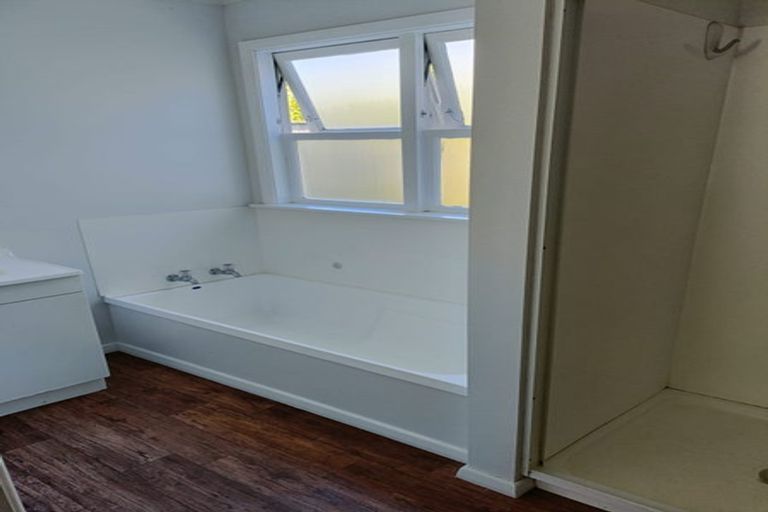 Photo of property in 63 The Parade, Island Bay, Wellington, 6023