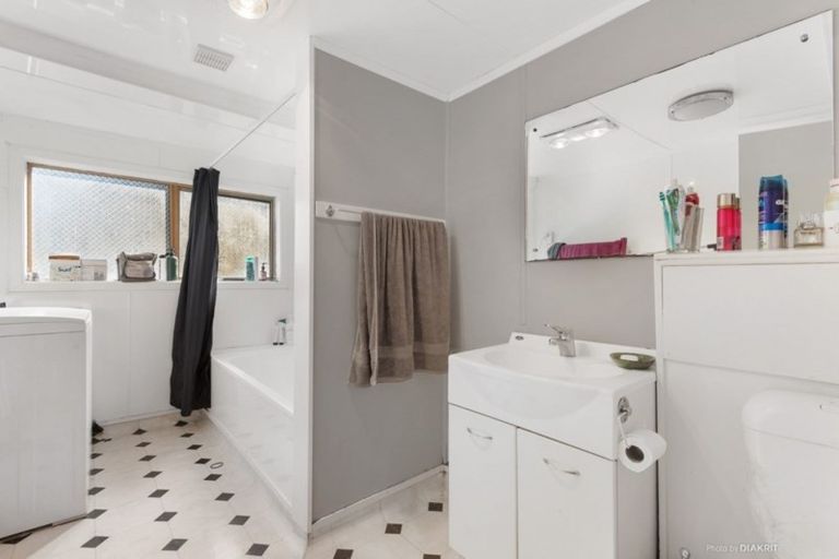 Photo of property in 113 Northland Road, Northland, Wellington, 6012