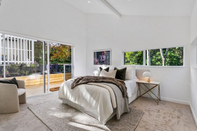 Photo of property in 34 Peach Road, Glenfield, Auckland, 0629