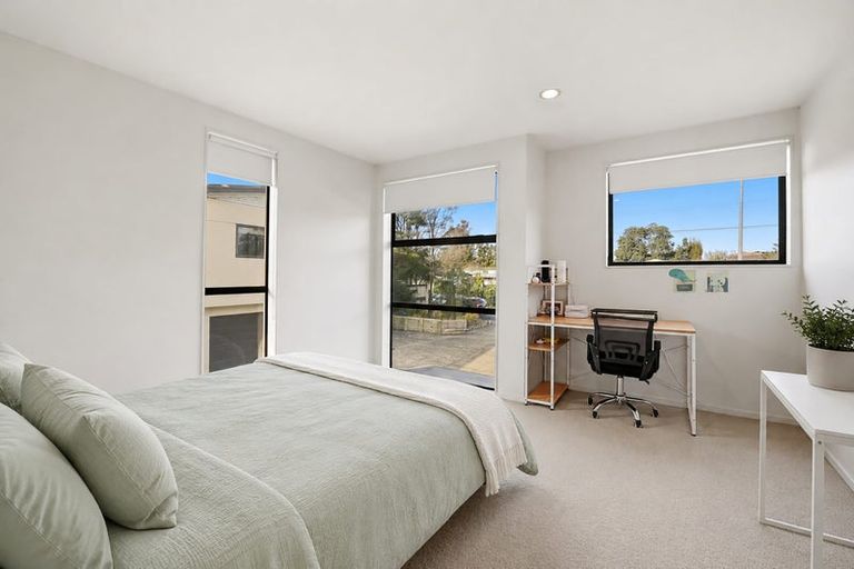 Photo of property in 9/12 Schnapper Rock Road, Schnapper Rock, Auckland, 0632