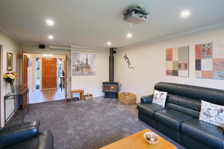 Photo of property in 3 Oaktree Lane, Bishopdale, Christchurch, 8053