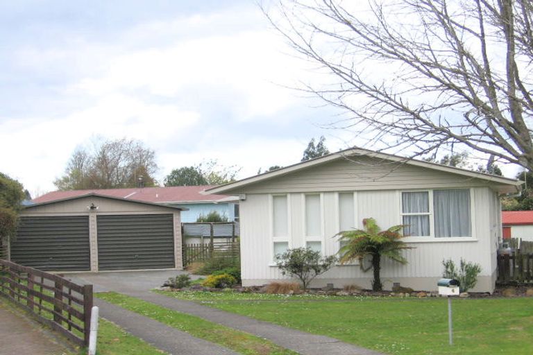 Photo of property in 4 Jade Place, Pukehangi, Rotorua, 3015