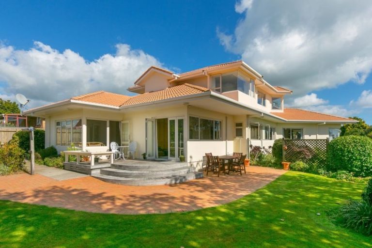 Photo of property in 32 Ngakoti Street, Urenui, 4375