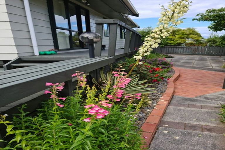 Photo of property in 90 Esmeralda Street, Welcome Bay, Tauranga, 3112