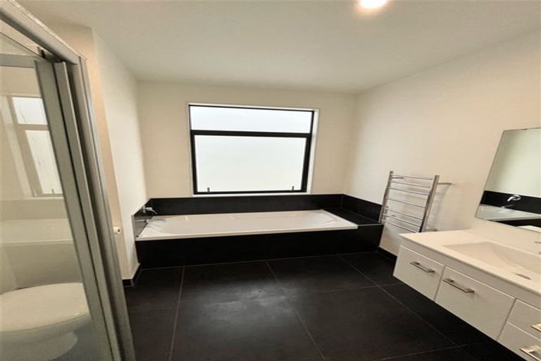 Photo of property in 51 Battalion Drive, Papakura, 2110