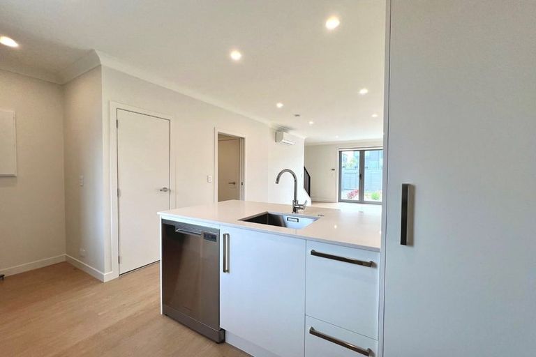 Photo of property in 10 Park Green Avenue, Rosehill, Papakura, 2113