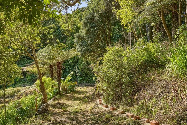 Photo of property in 76 Cluny Road, Plimmerton, Porirua, 5026