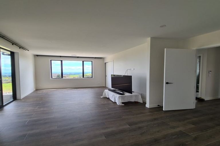 Photo of property in 15 Lawrence Carter Drive, Bombay, 2675