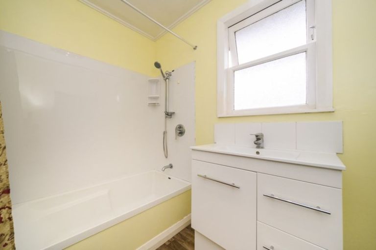 Photo of property in 8 Lambert Street, Marton, 4710