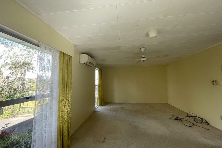 Photo of property in 5 Kapiti Place, Sunnynook, Auckland, 0620