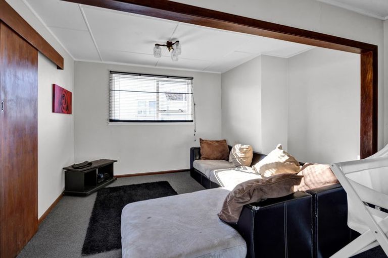 Photo of property in 16 Hadfield Street, Patea, 4520