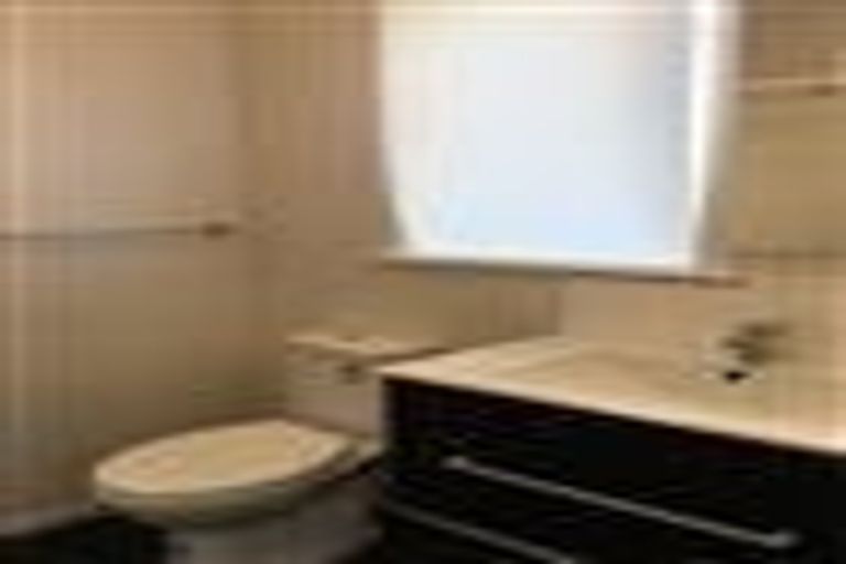 Photo of property in 6a Tallington Crescent, Torbay, Auckland, 0630