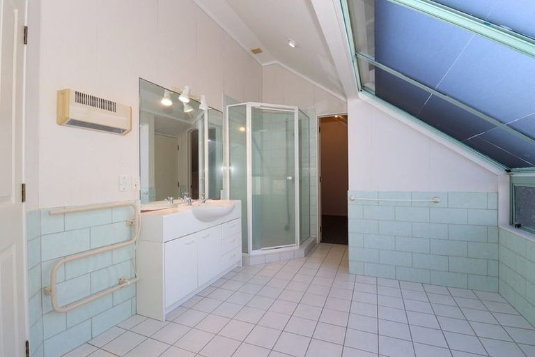 Photo of property in 1/26 The Parade, Bucklands Beach, Auckland, 2012