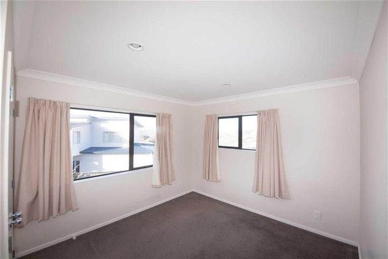 Photo of property in 27 Gifford Grove, Churton Park, Wellington, 6037