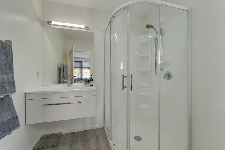 Photo of property in 9 Fallow Street, Jacks Point, 9371