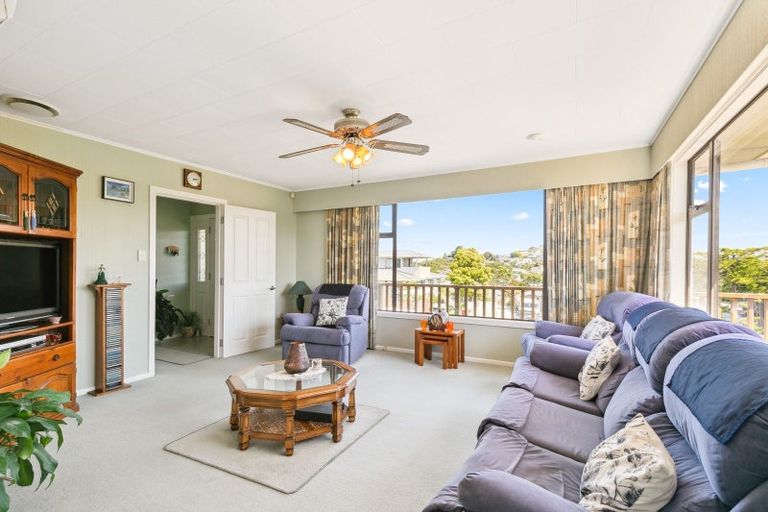 Photo of property in 4 Pelorous Street, Paparangi, Wellington, 6037