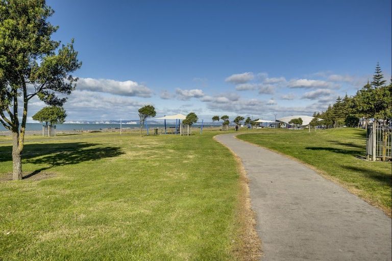 Photo of property in 407 Marine Parade, Napier South, Napier, 4110