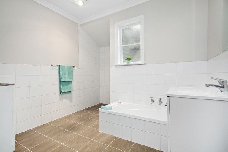 Photo of property in 19 Kowhai Avenue, Ebdentown, Upper Hutt, 5018