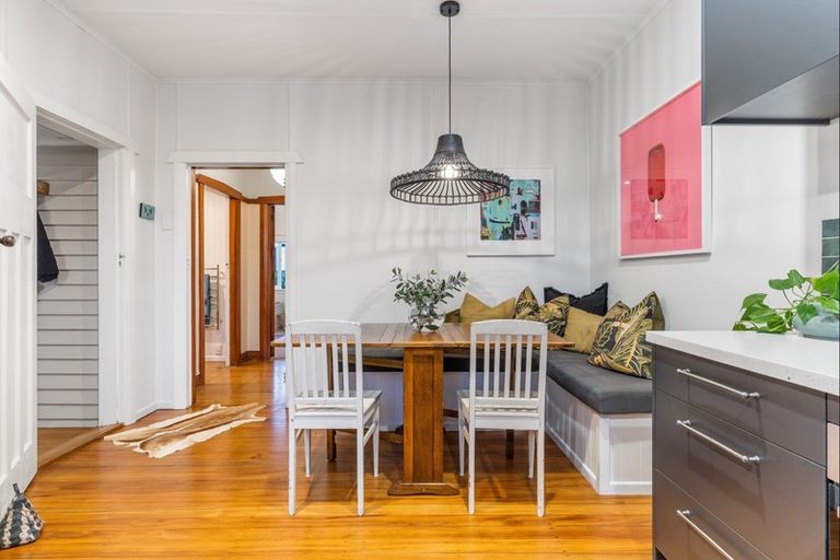 Photo of property in 220 Waitaha Road, Welcome Bay, Tauranga, 3112