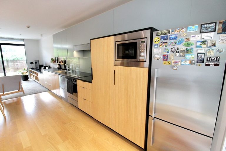 Photo of property in 76 Brougham Street, Mount Victoria, Wellington, 6011