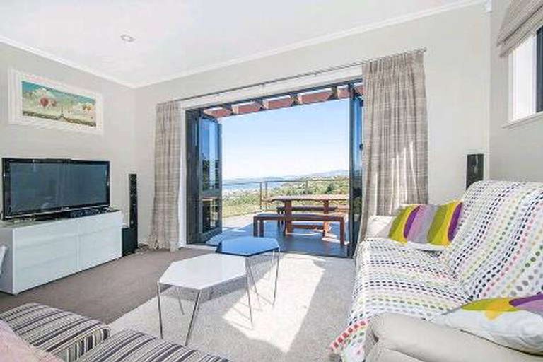 Photo of property in 47 Arahiwi Grove, Tirohanga, Lower Hutt, 5010