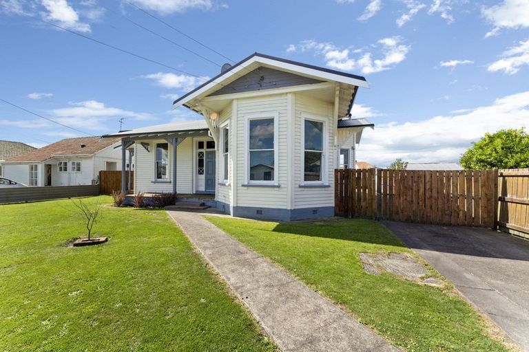 Photo of property in 2 Brunswick Road, Aramoho, Whanganui, 4500